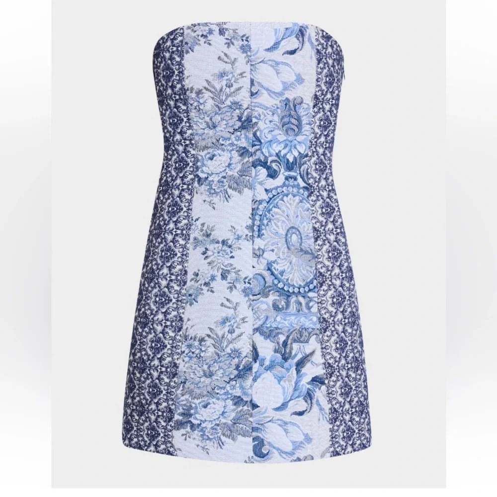 Alice + Olivia
Violet Strapless Seamed A-Line Mini Dress
8158
NWT’s